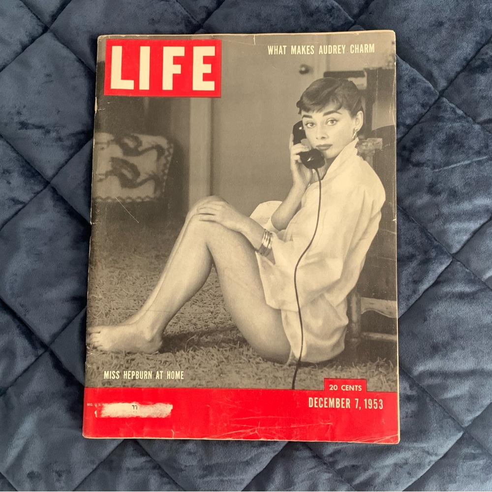 Vintage LIFE Magazine December 7, 1953 Audrey Hepburn Cover